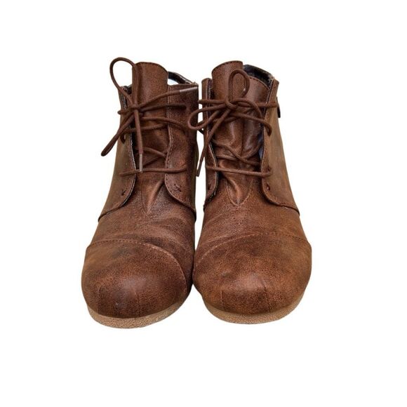 Maurices Cheri Lace Up Wedge Heel Ankle Bootie Brown Distressed Cognac Size 11 - Picture 9 of 10